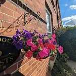 Donnybrook Hall Konukevi 3*