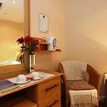 Donnybrook Hall Konukevi 3*