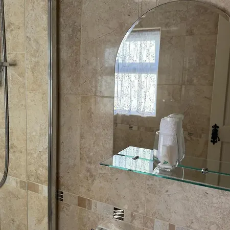 Гостевой дом Donnybrook Hall