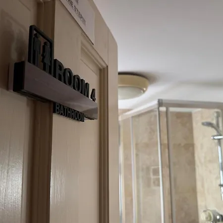 Donnybrook Hall Гостевой дом Дублин