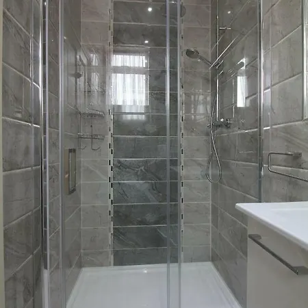 Donnybrook Hall Гостевой дом Дублин