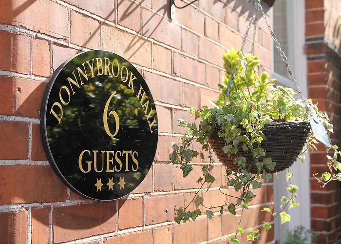 Gasthof Donnybrook Hall 3*